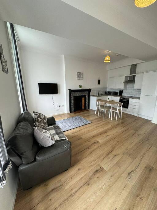 Spacious Flat In Sheffield City Center Gs304 Exterior photo