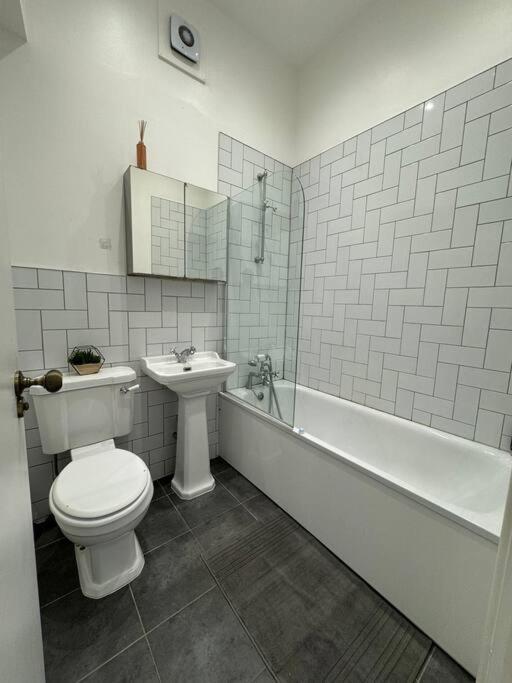 Spacious Flat In Sheffield City Center Gs304 Exterior photo