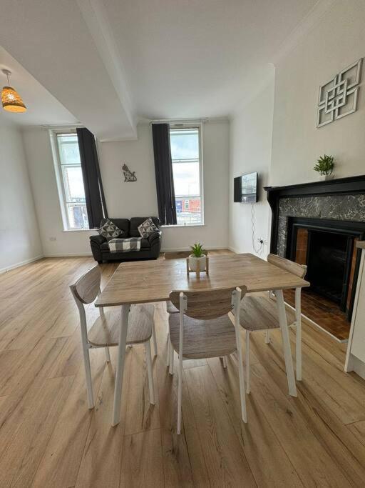 Spacious Flat In Sheffield City Center Gs304 Exterior photo